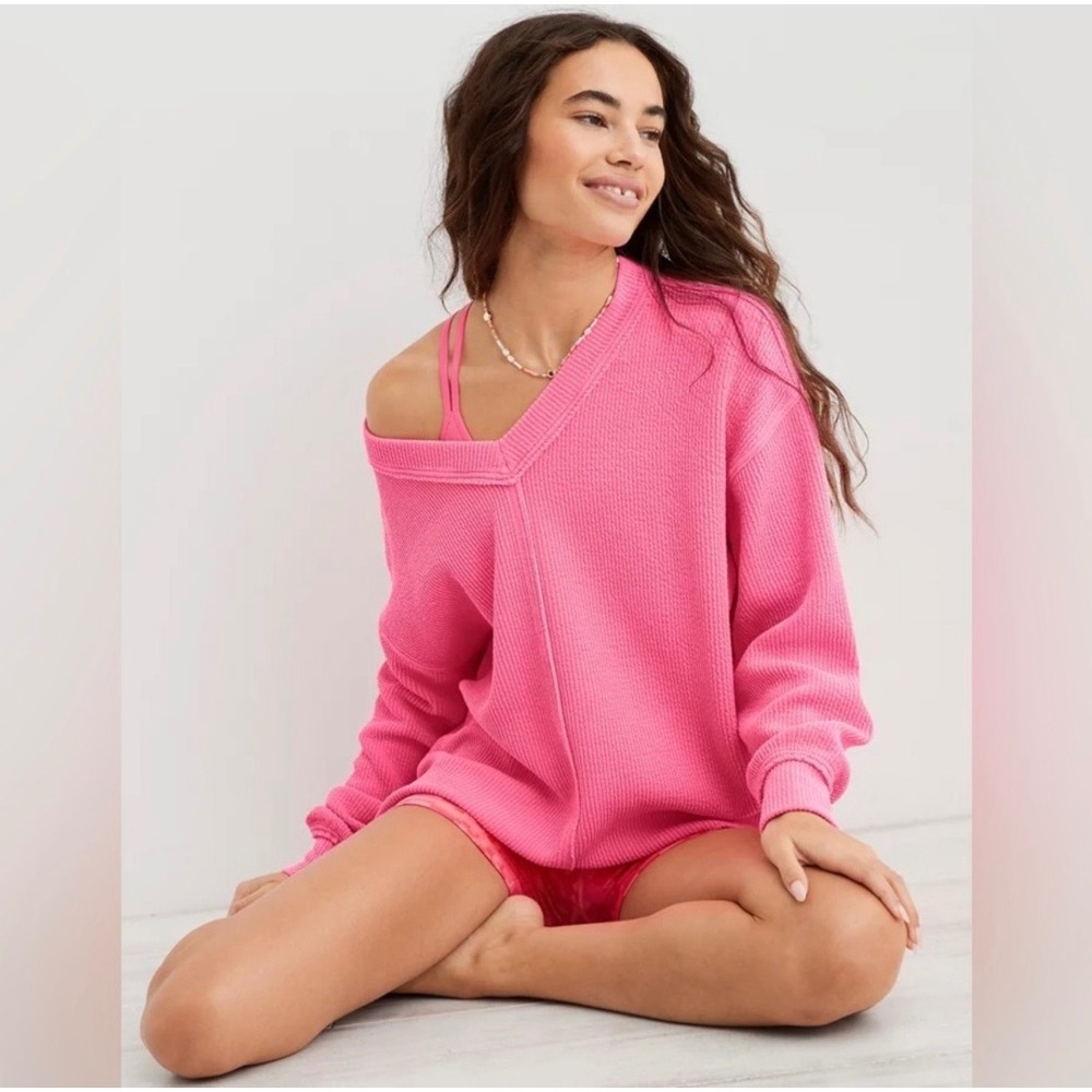 Aerie Wonder Textured‎ V-Neck Sweatshirt
Oversized Loungewear Pink Size Small